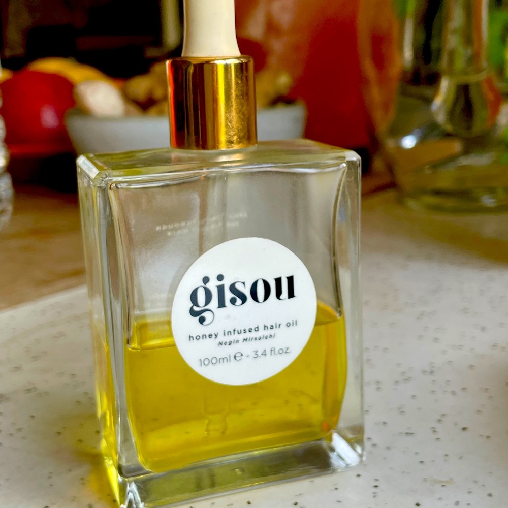 Gisou Honey Infused Hair Oil 
3.4 fl oz
Half used. Purchased from Sephora.